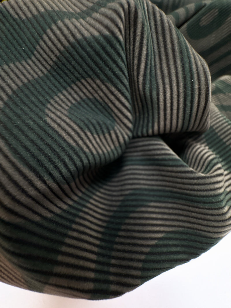 VR-695 – image 3