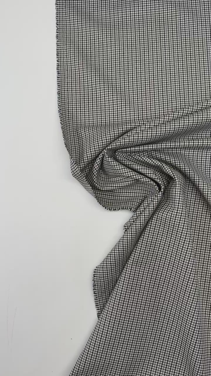 Load video: TB-1096 – video 6