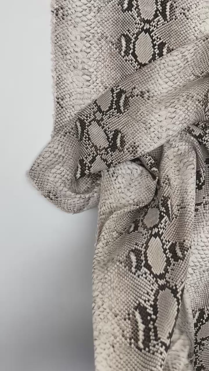 Load video: video f05ba691-e851-435d-8ecb-2fb246525b04