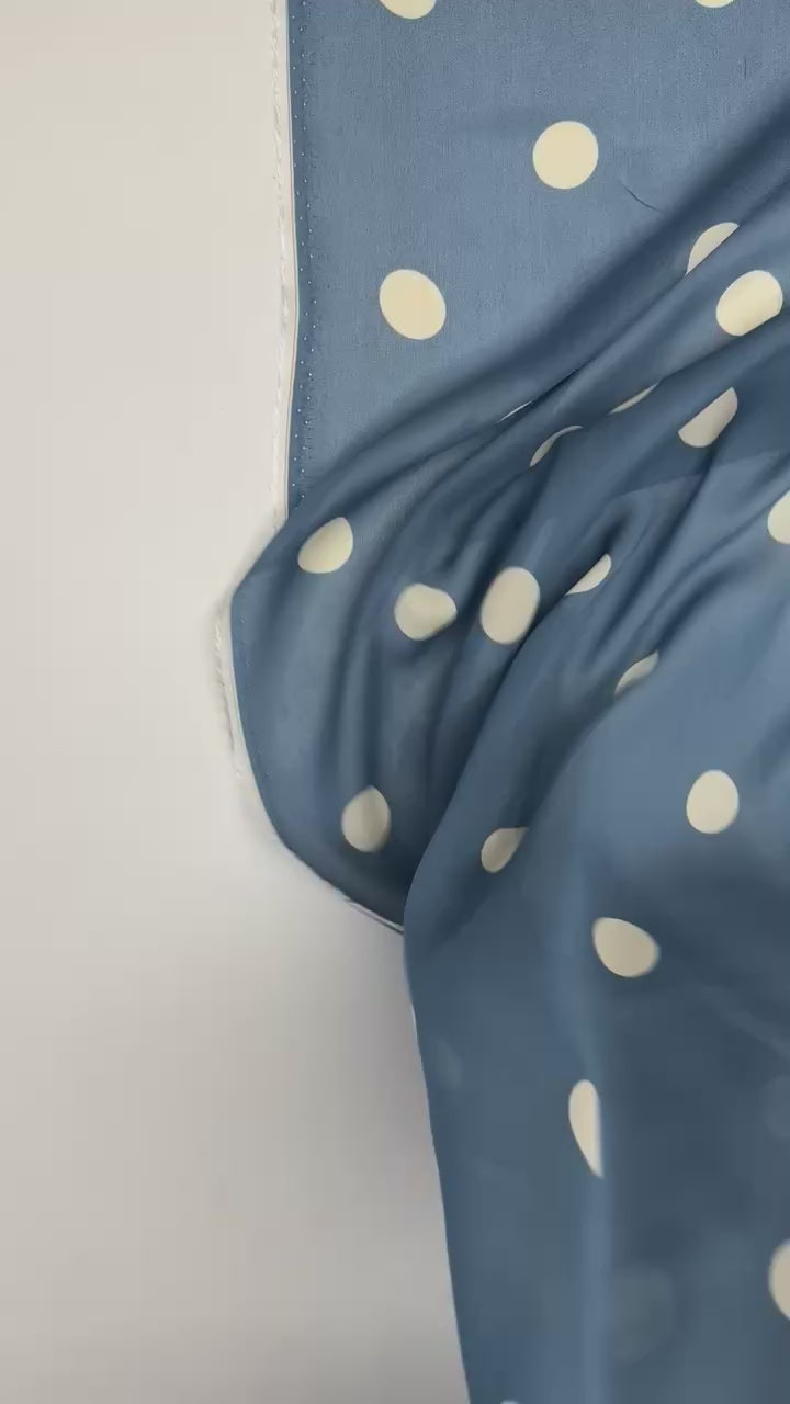 Load video: video e9f9cd60-cdf7-4765-9f87-1a5d91dd2ee7