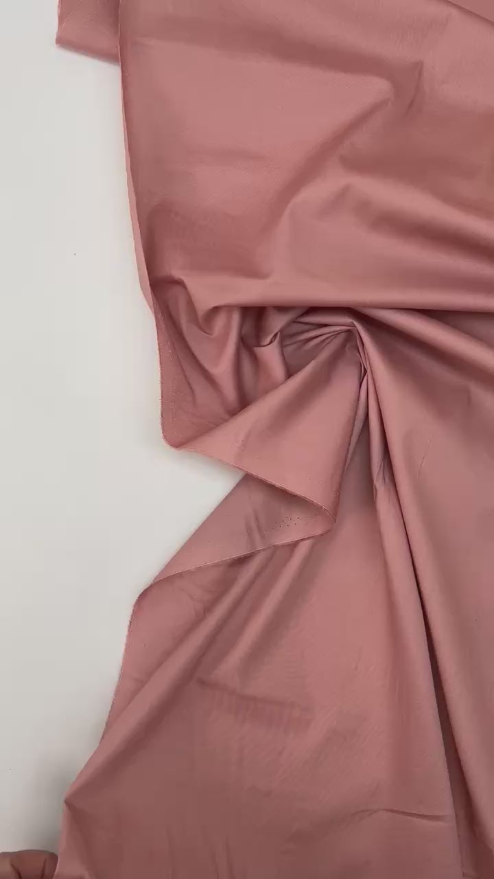 Video laden: video 51d9b63a-1afe-486c-a3df-50265e798ffc