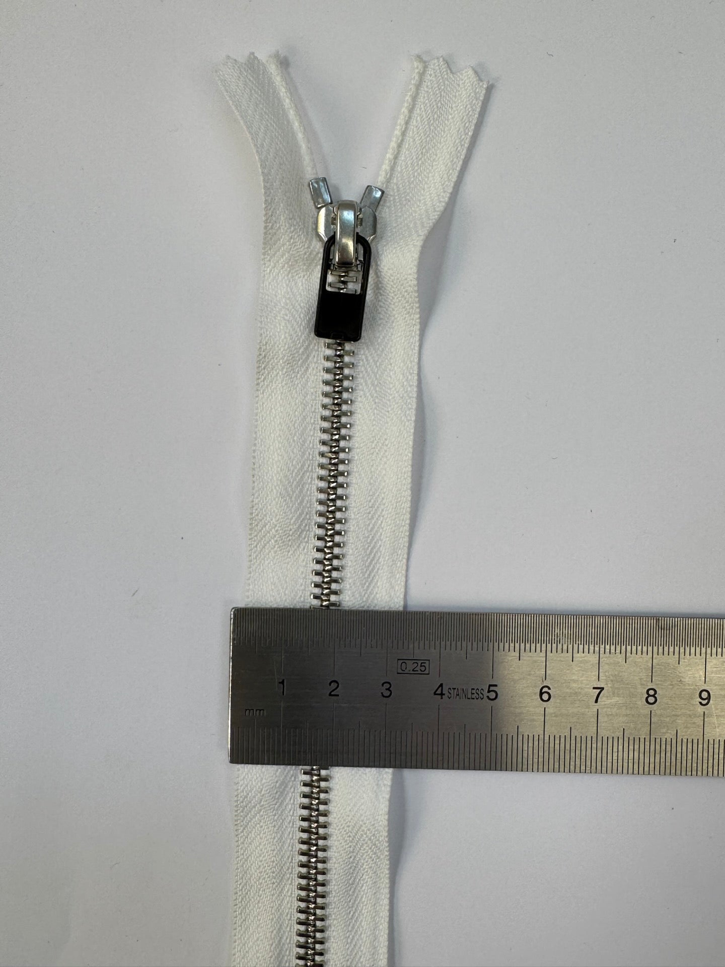 AV-2204 image 4