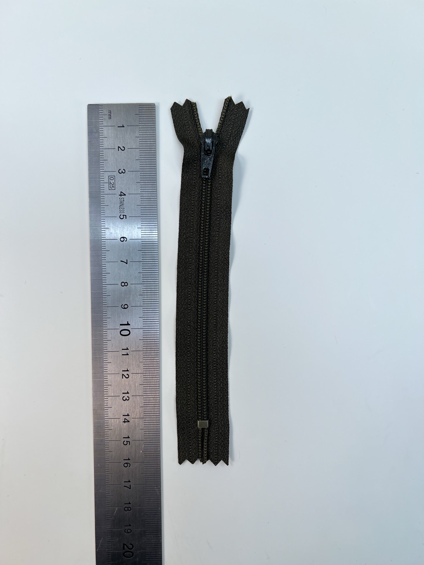 AV-1596 – image 3