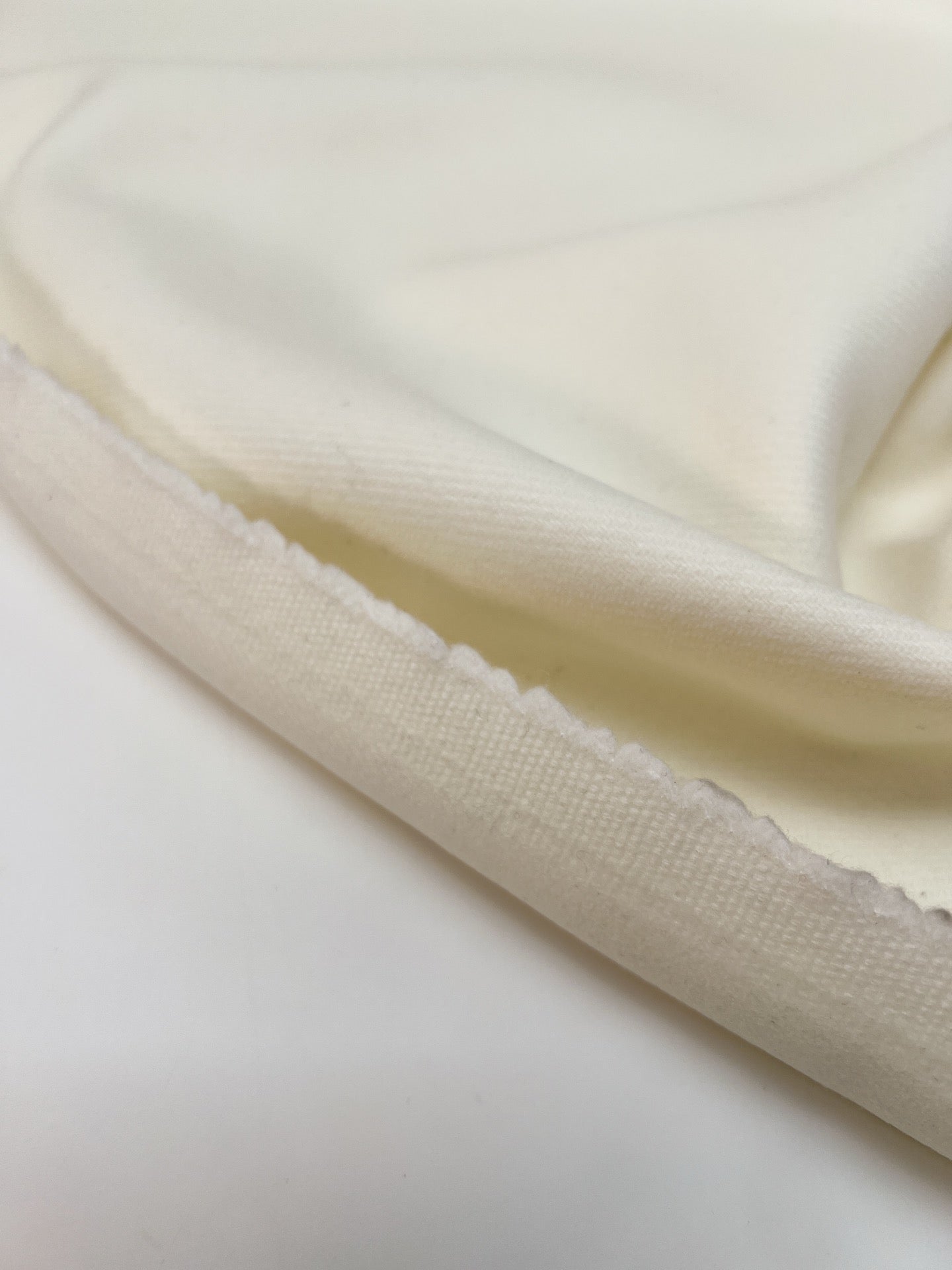 AV-1975d – image 2