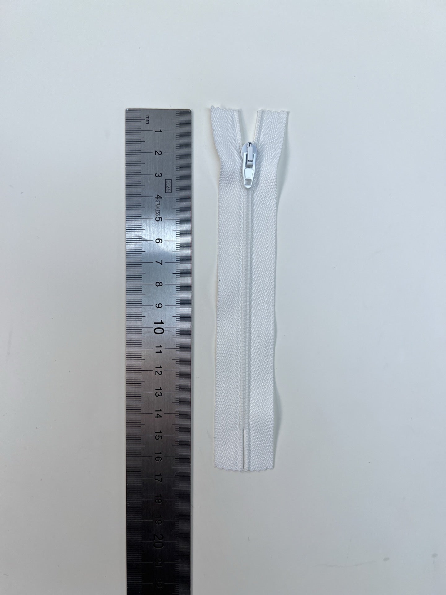 AV-1582 – image 3