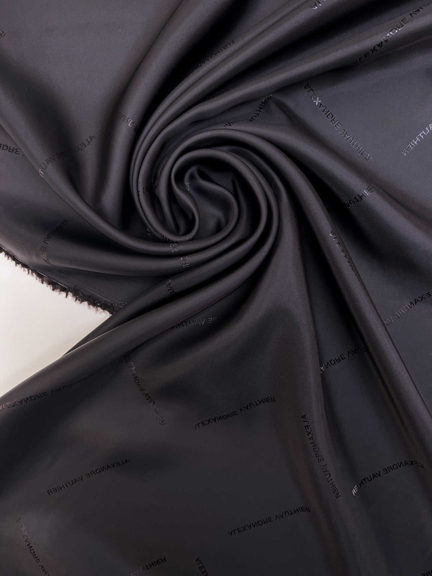 Doublure Viscose Noir Violet