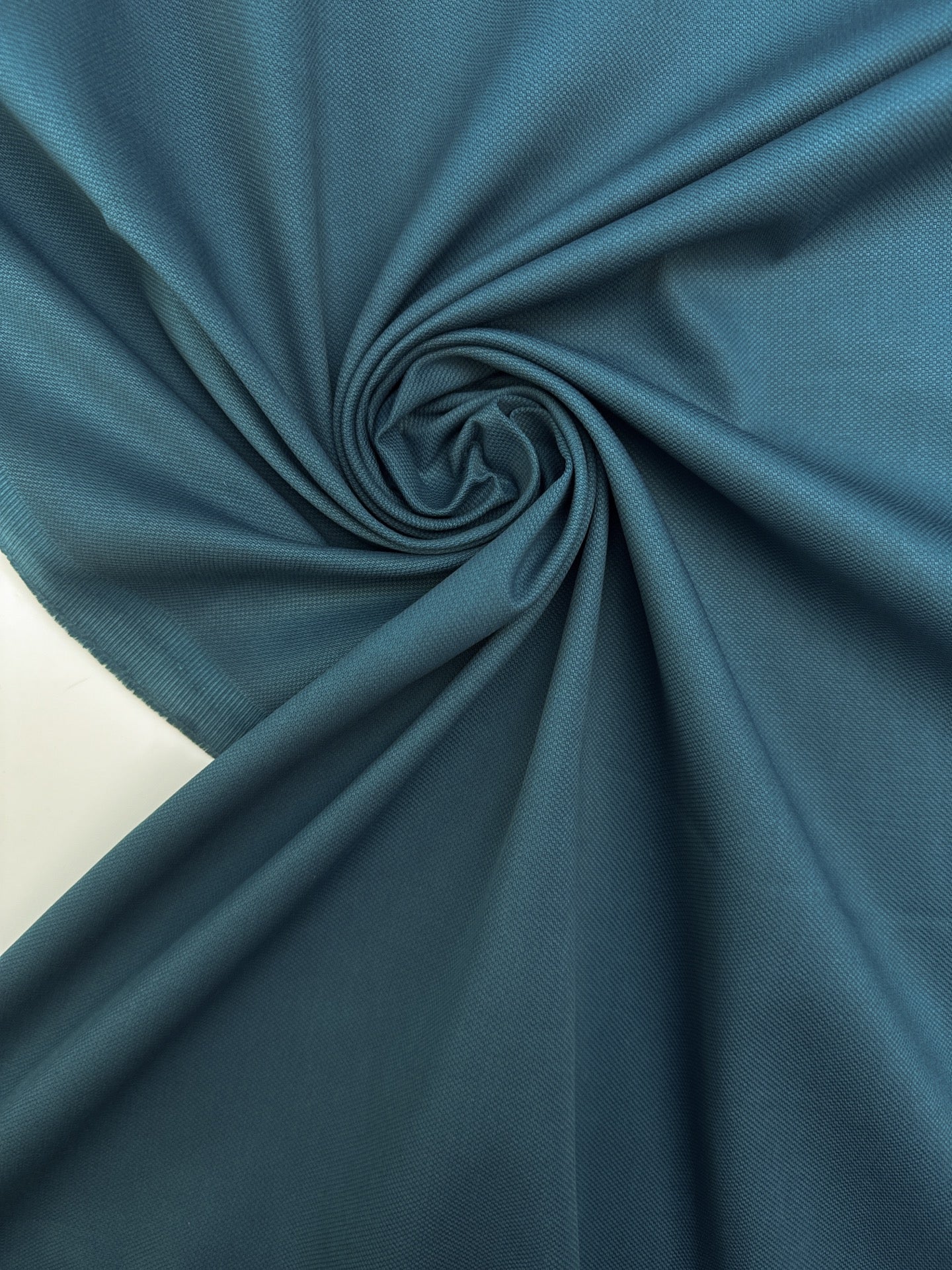 TH-695 image 1