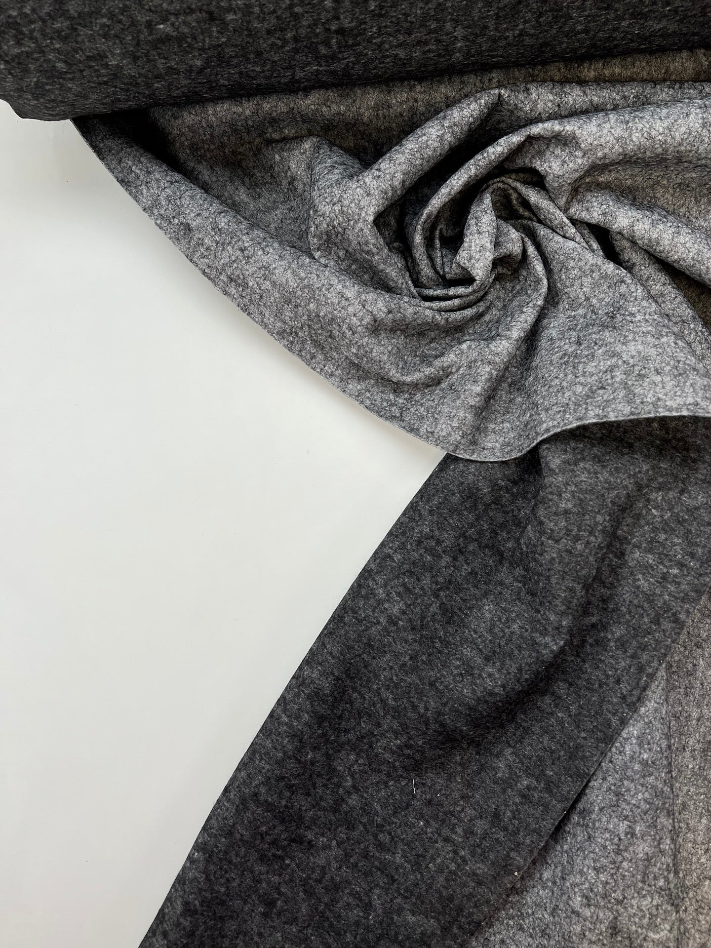 LB-1048 – image 1