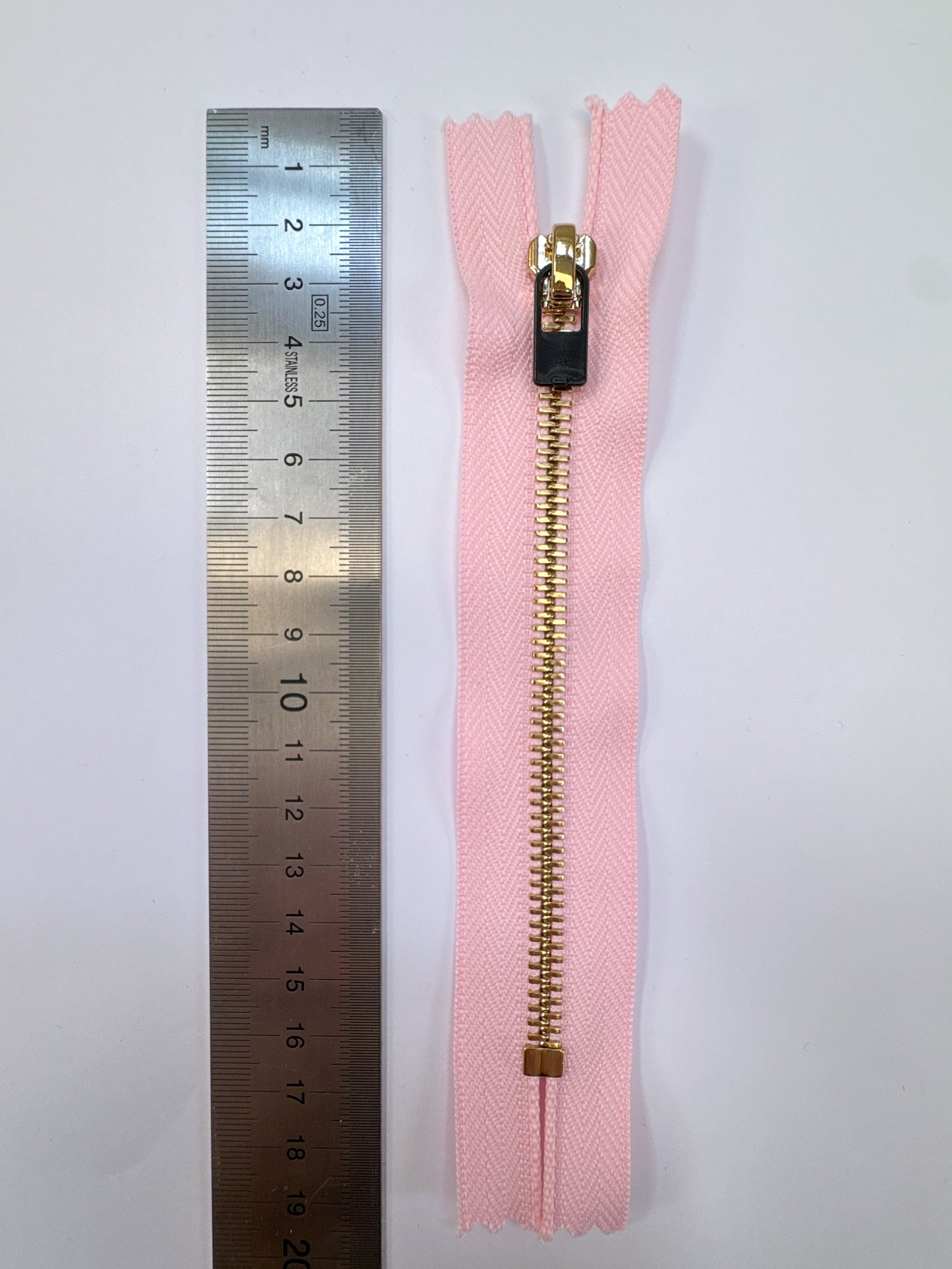 AV-2221 image 3