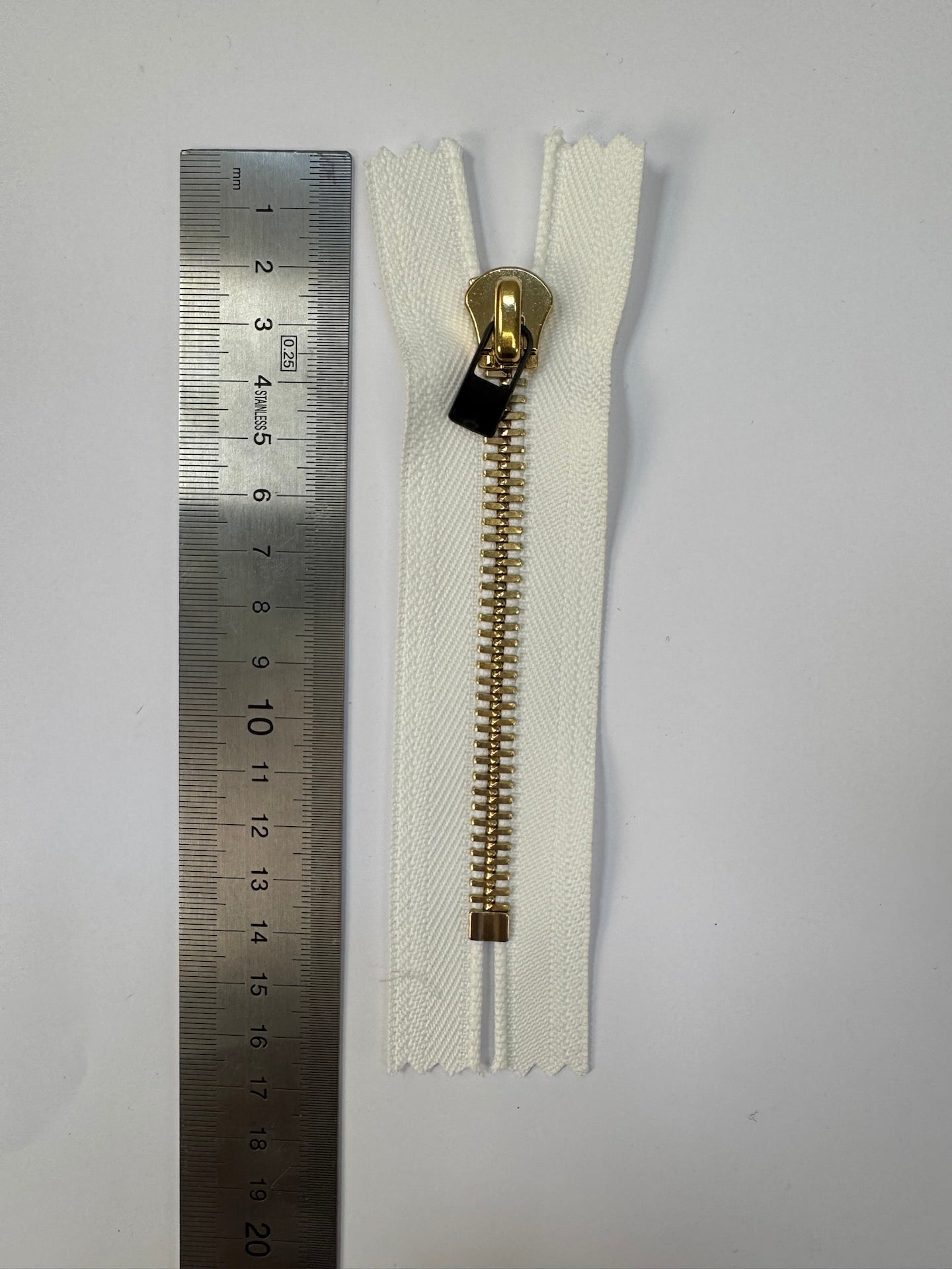 AV-2202 image 5