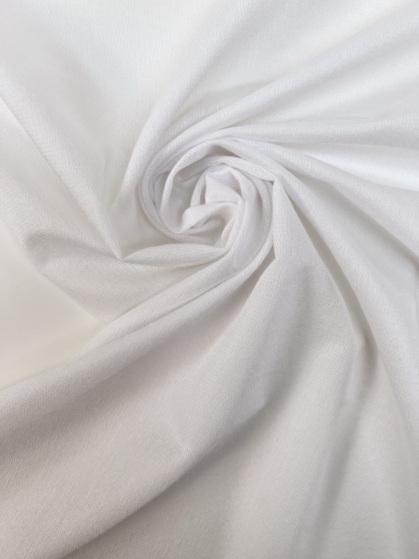 Entoilage polyester nuances de blanc