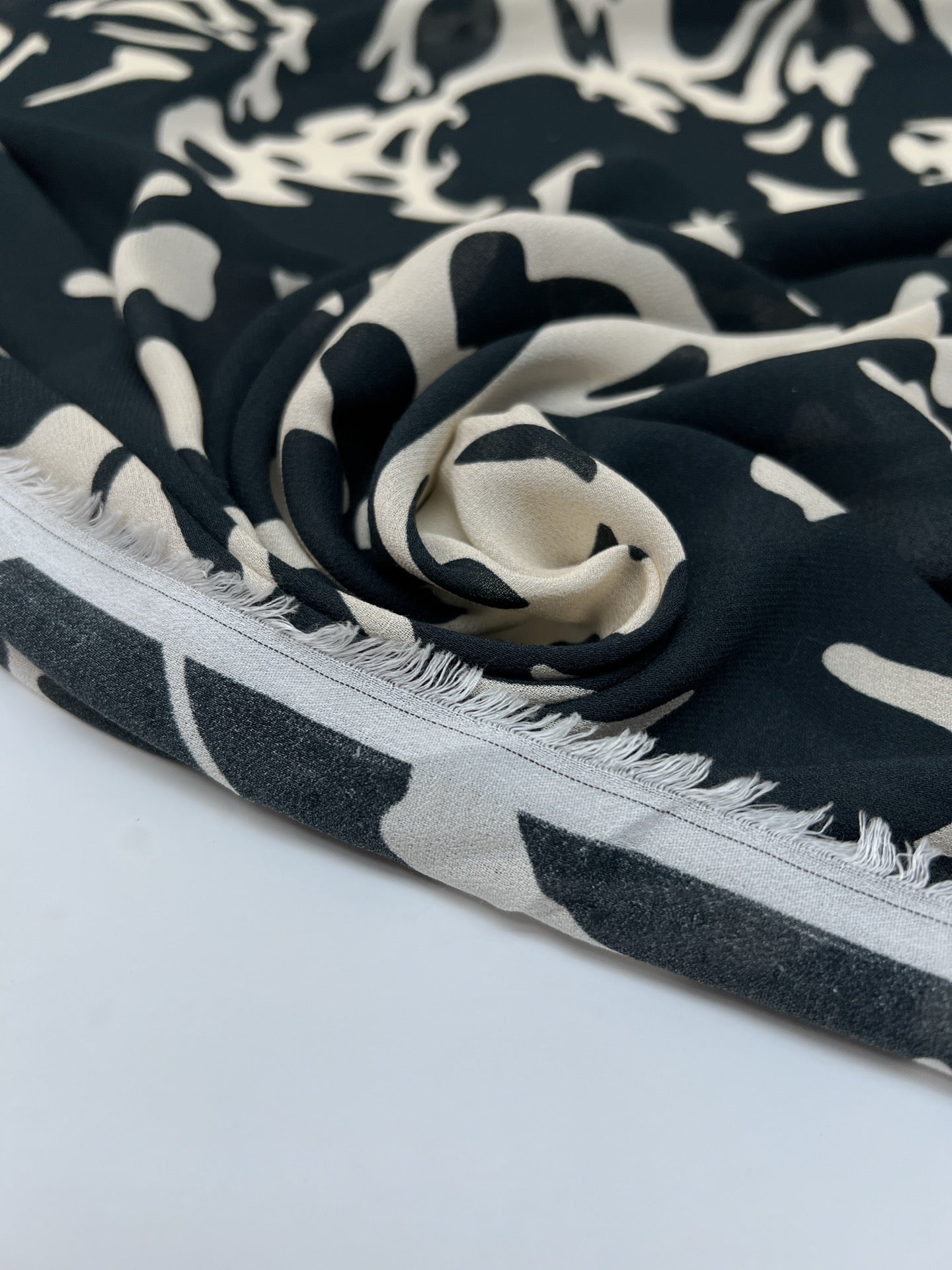TN-733 – image 2