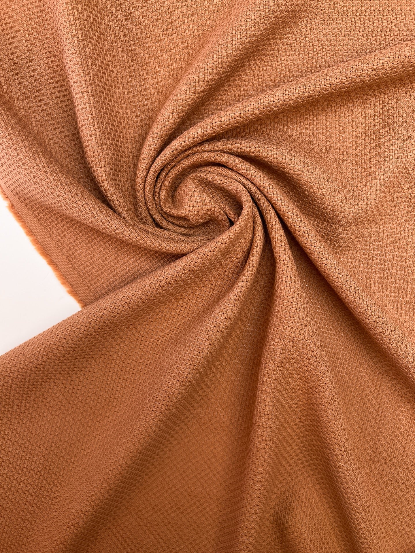 TH-946 image 1