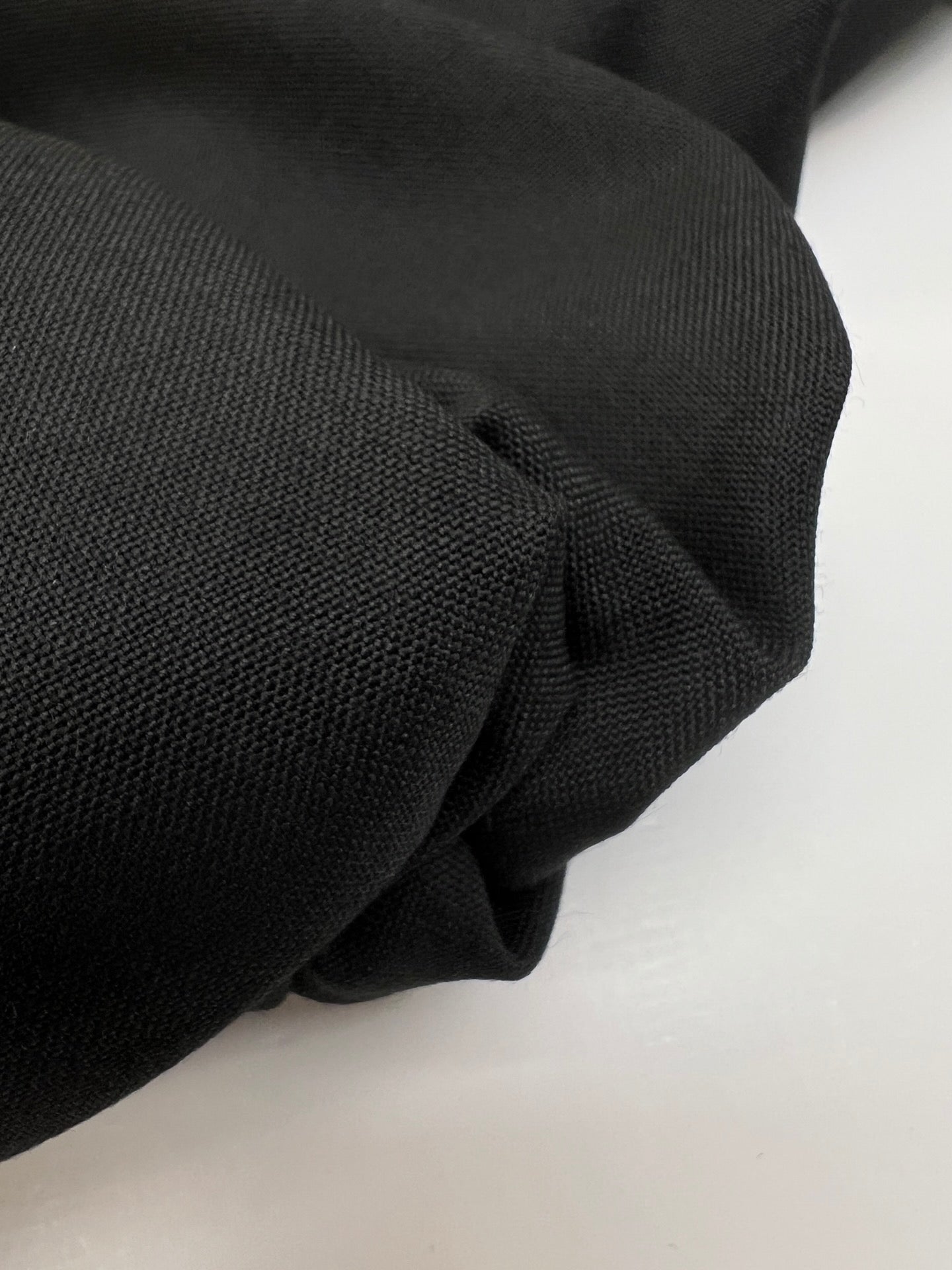 Schwarzer Wollstoff für Anzug