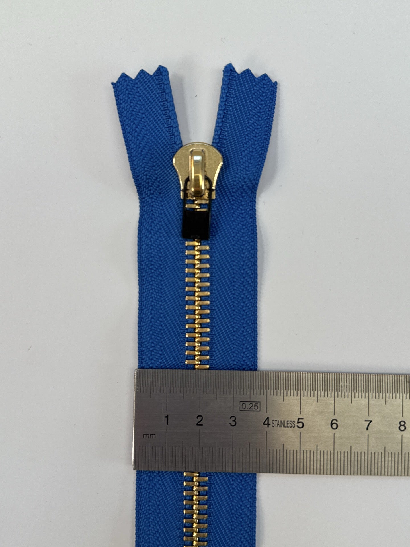 AV-2247 image 4