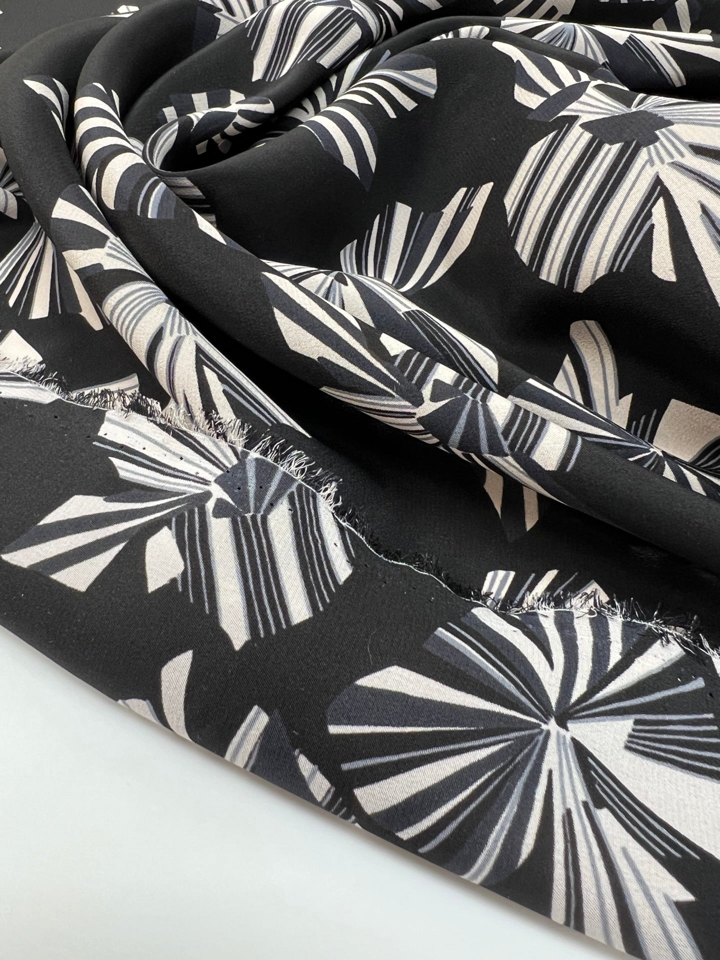 TN-749 – image 2