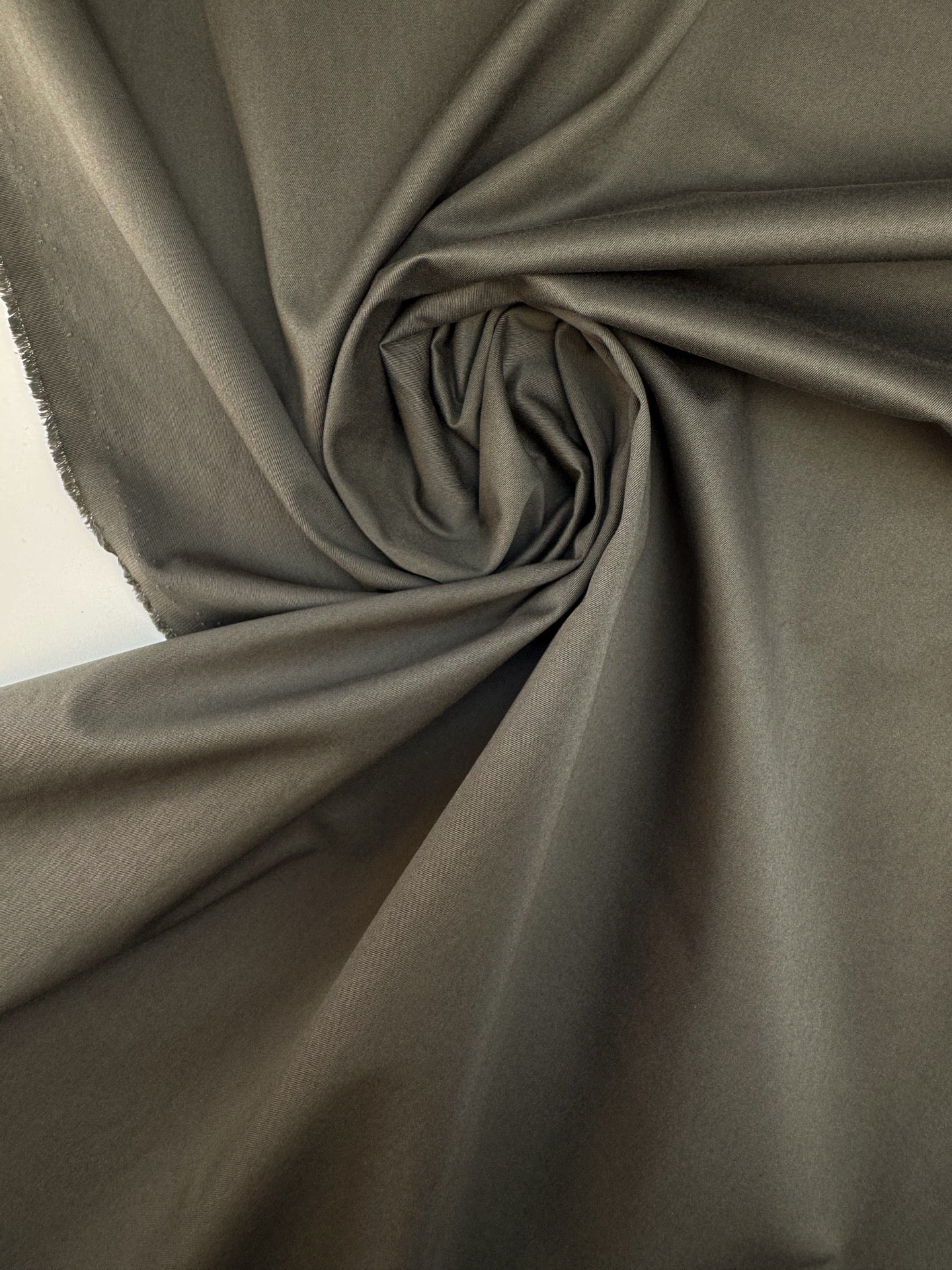 TH-048 image 1