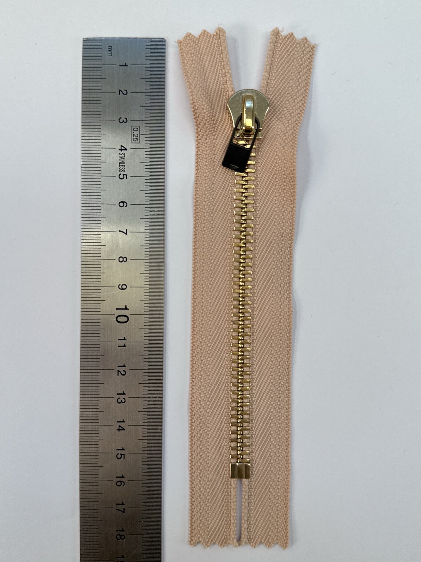 AV-2243 image 3