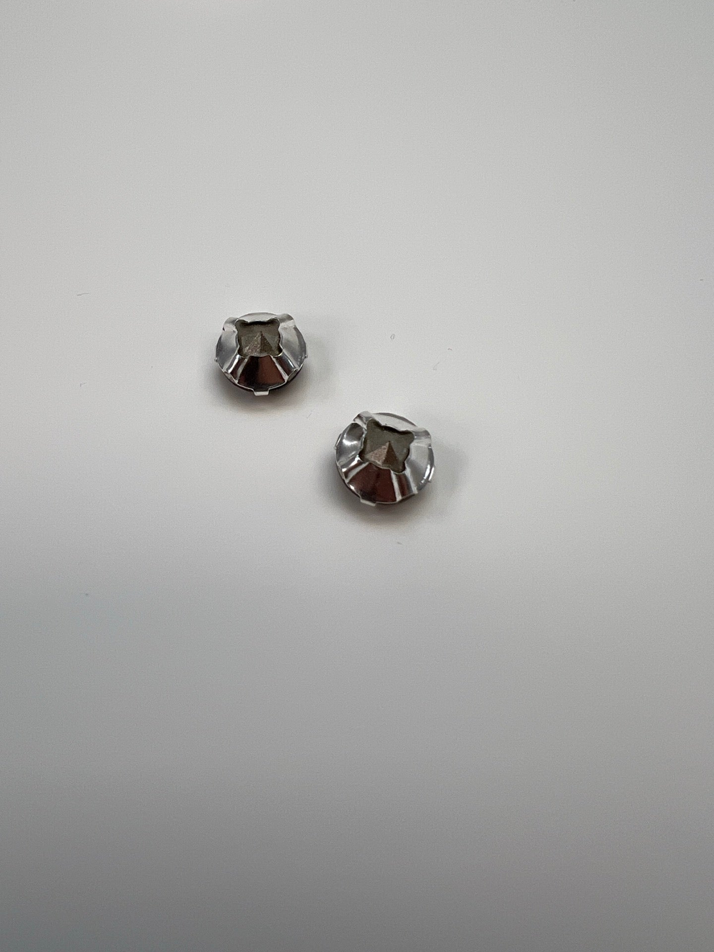 AV-2381 image 3