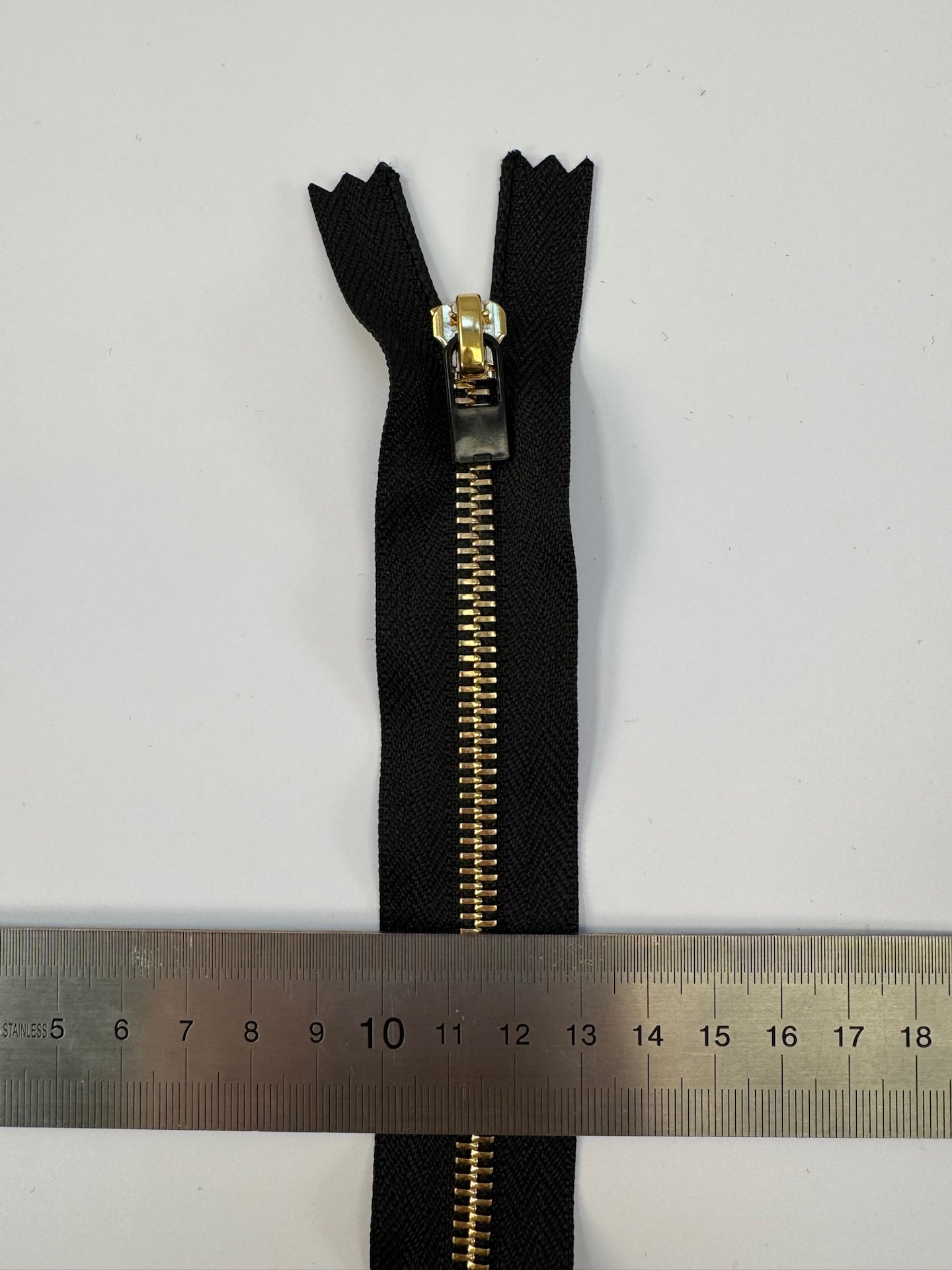AV-1690 image 4