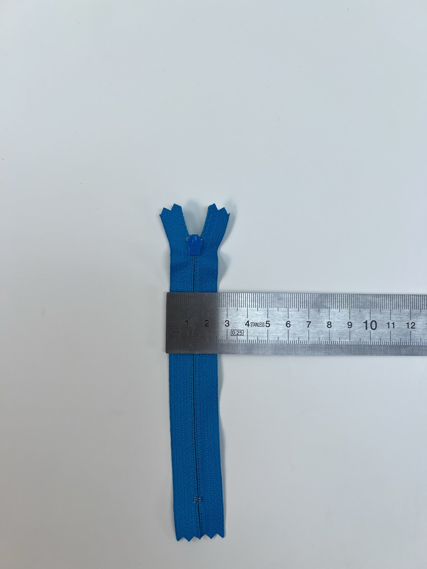 AV-1569 – image 2