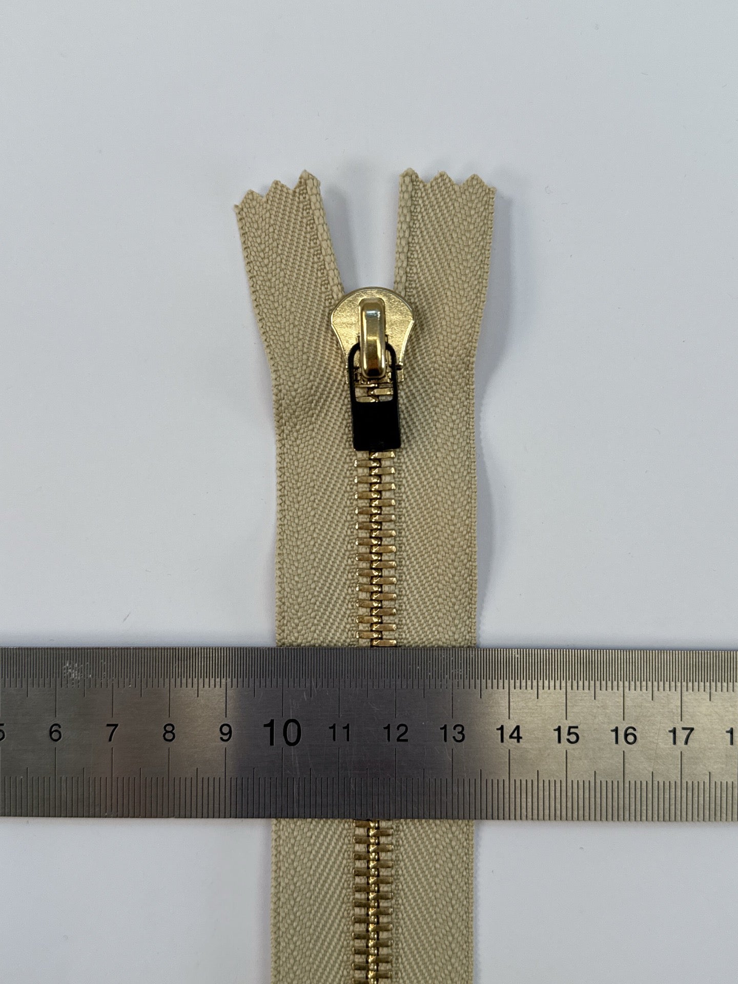 AV-2244 image 4