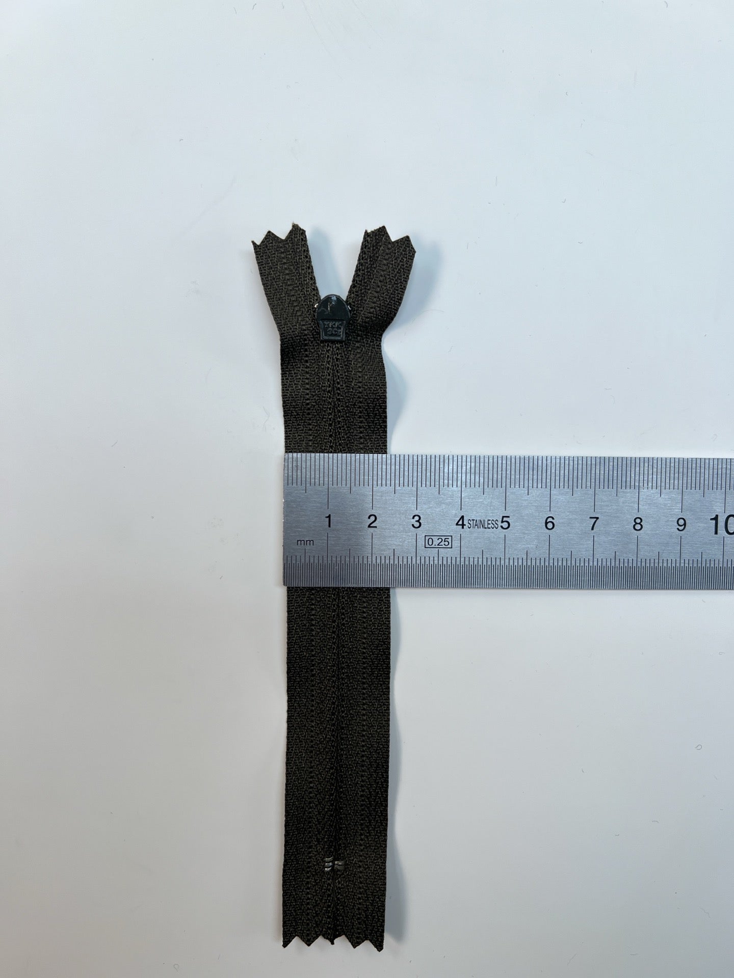 AV-1596 – image 2
