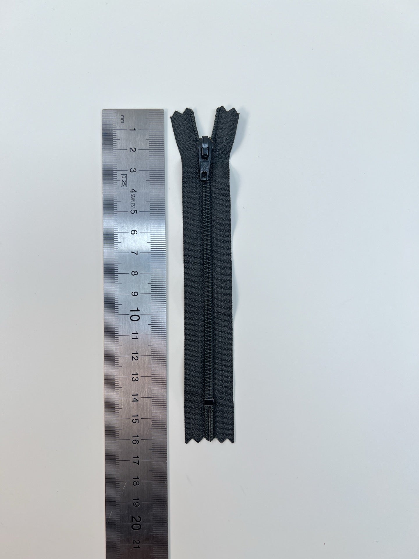 AV-1551 – image 3