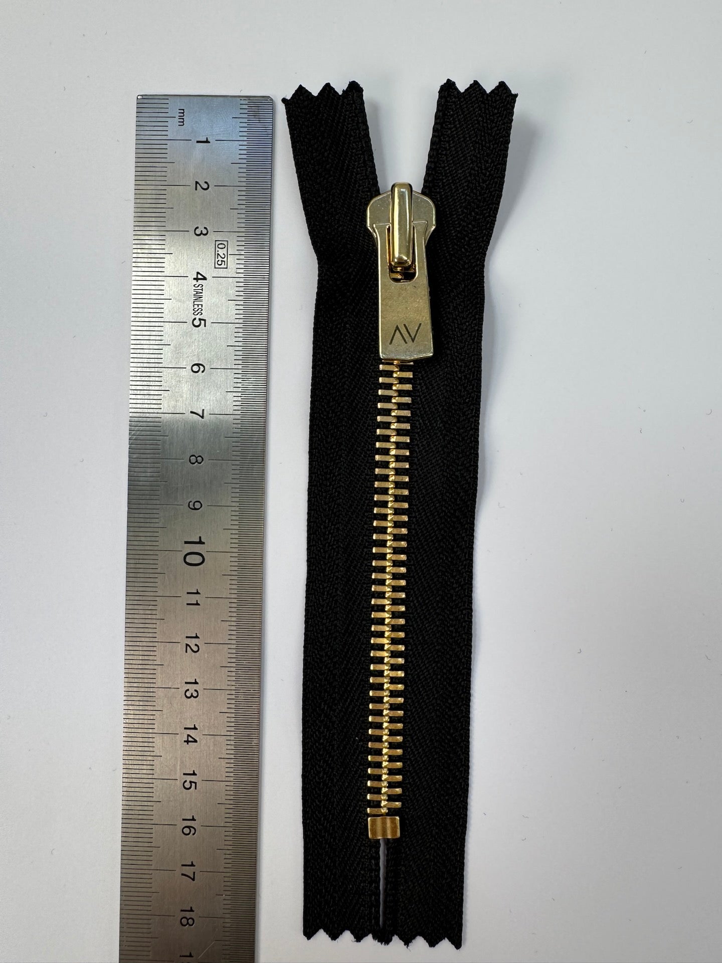AV-1687 image 2