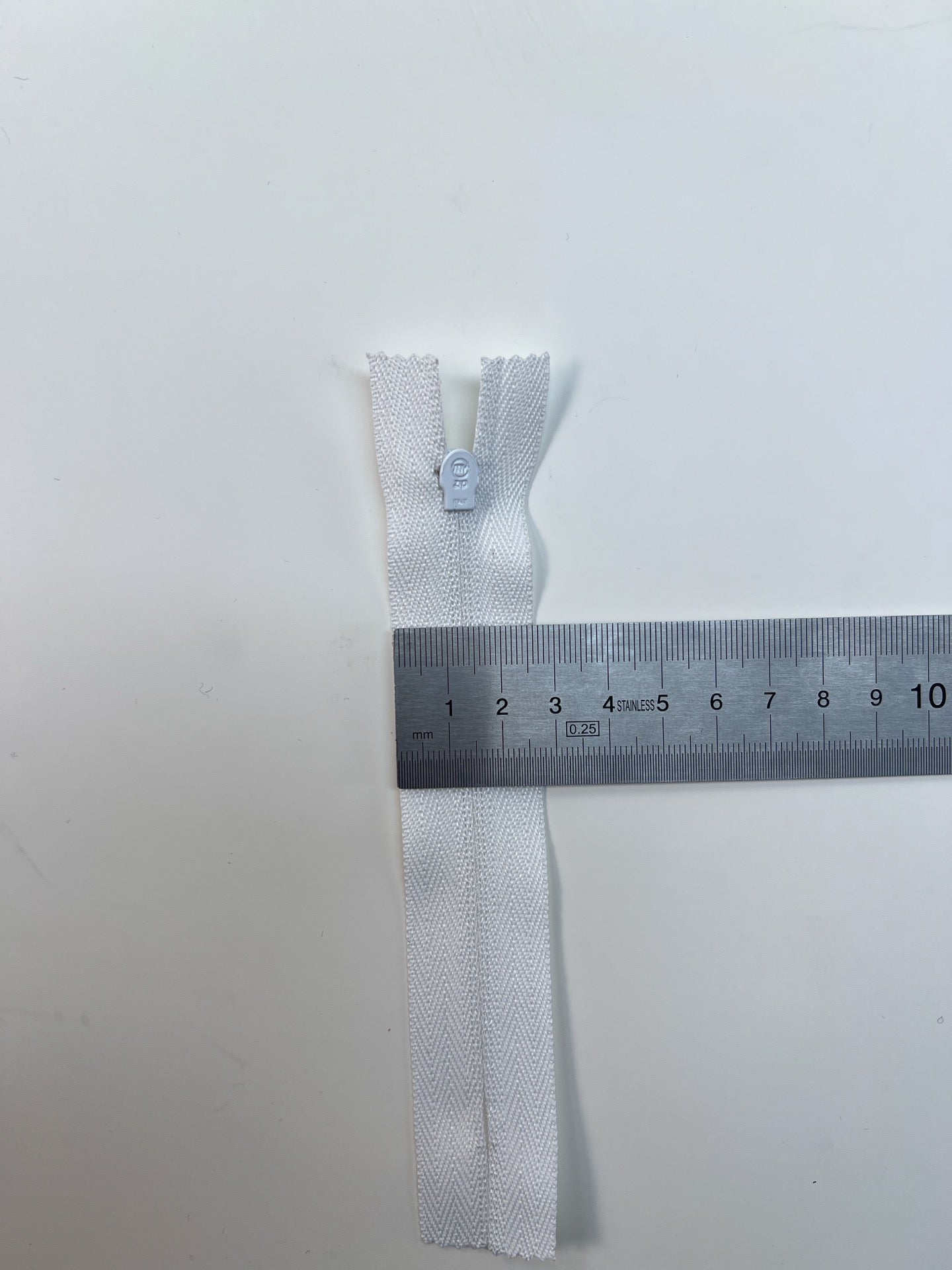 AV-1582 – image 2