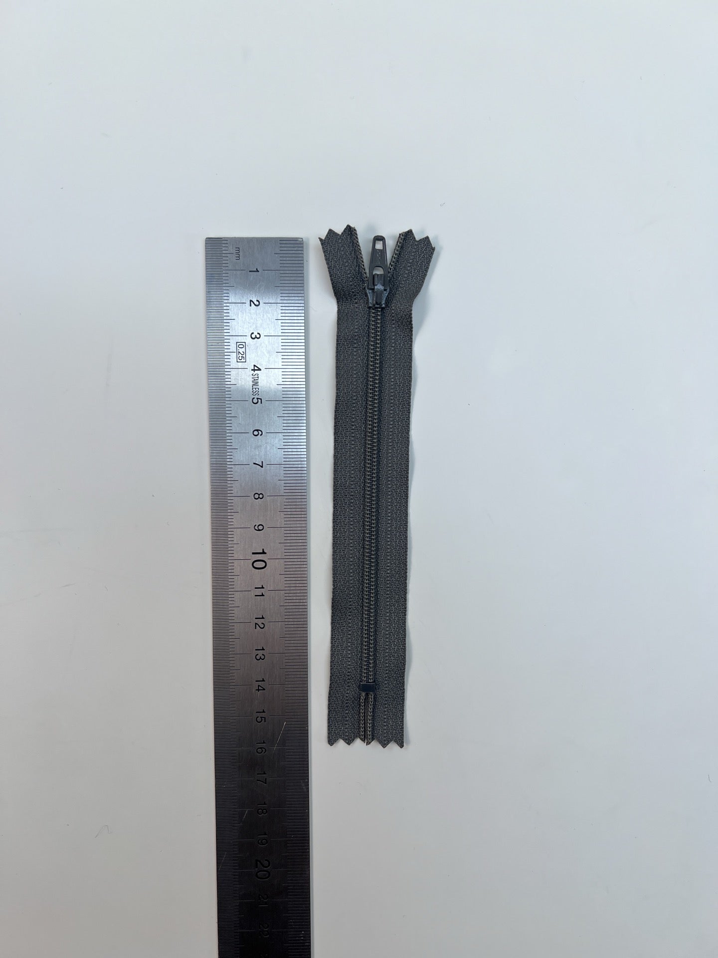 AV-1575 – image 3