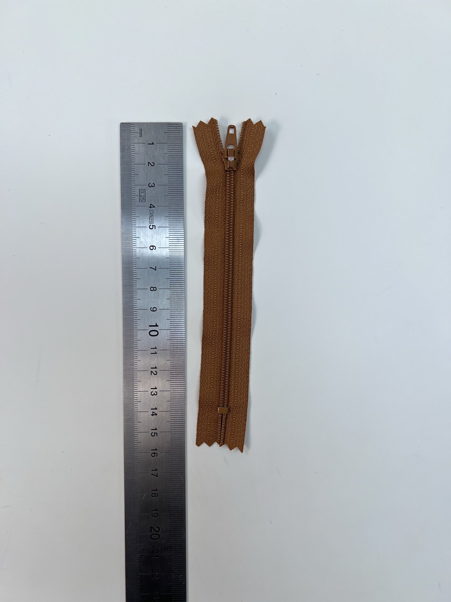 AV-1576 – image 3