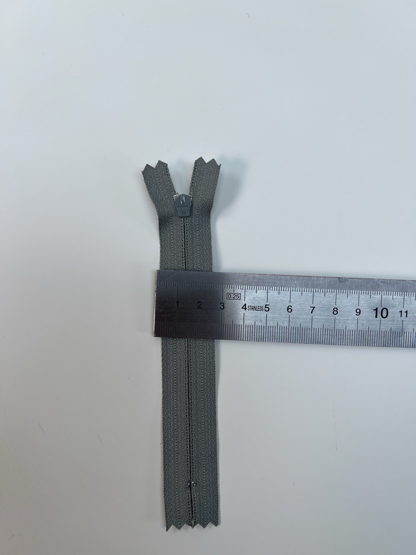 AV-1545 – image 3