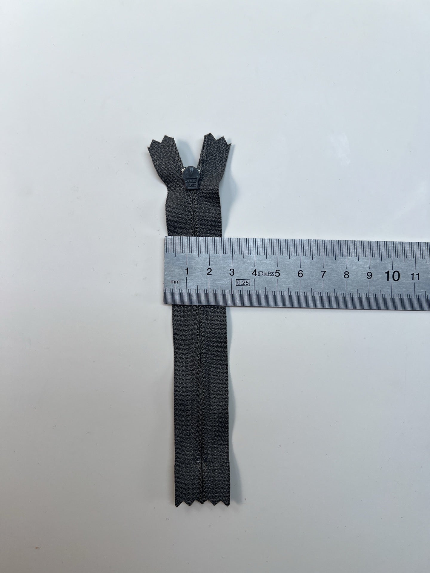 AV-1575 – image 2