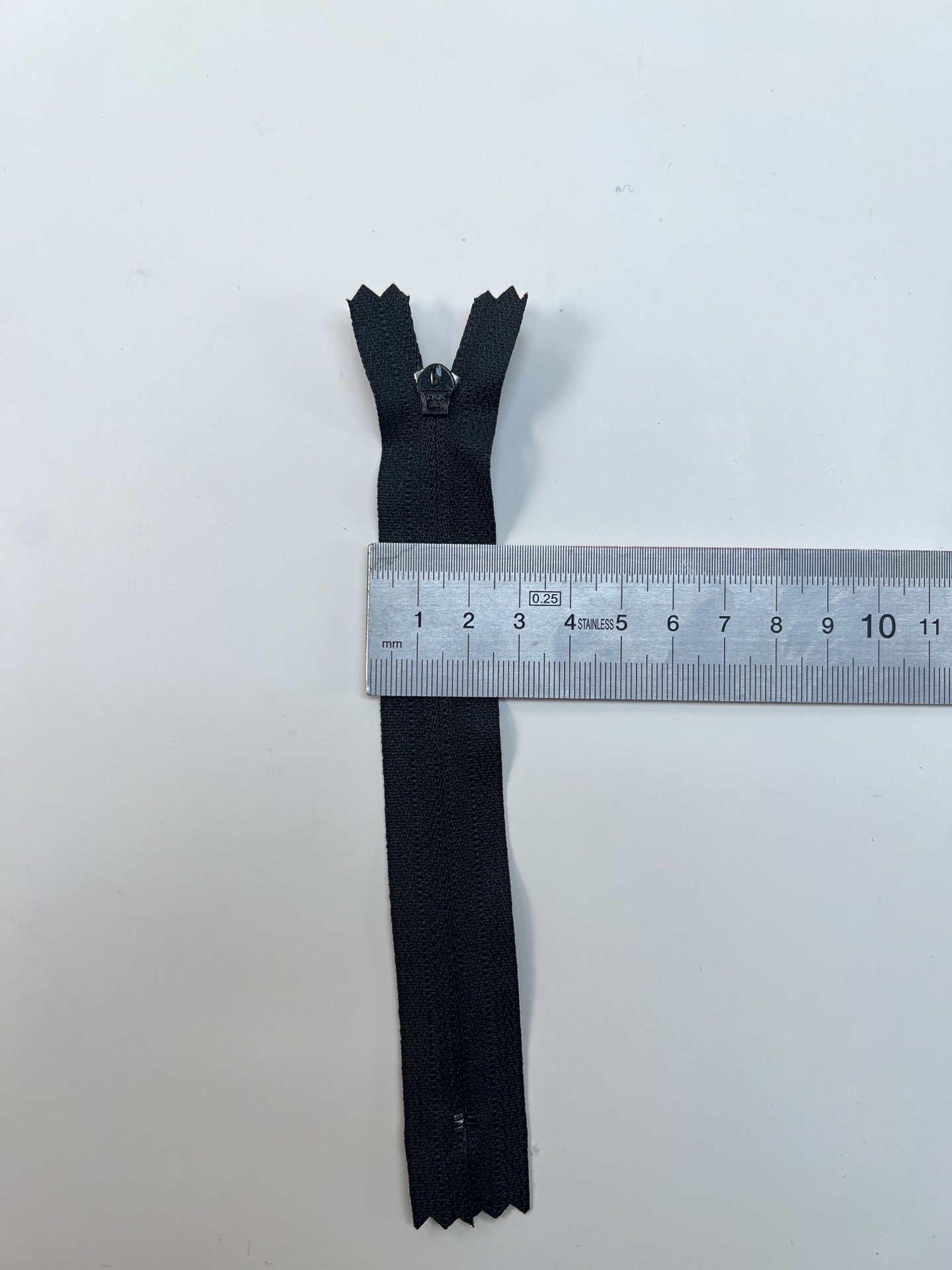 AV-1584 – image 2