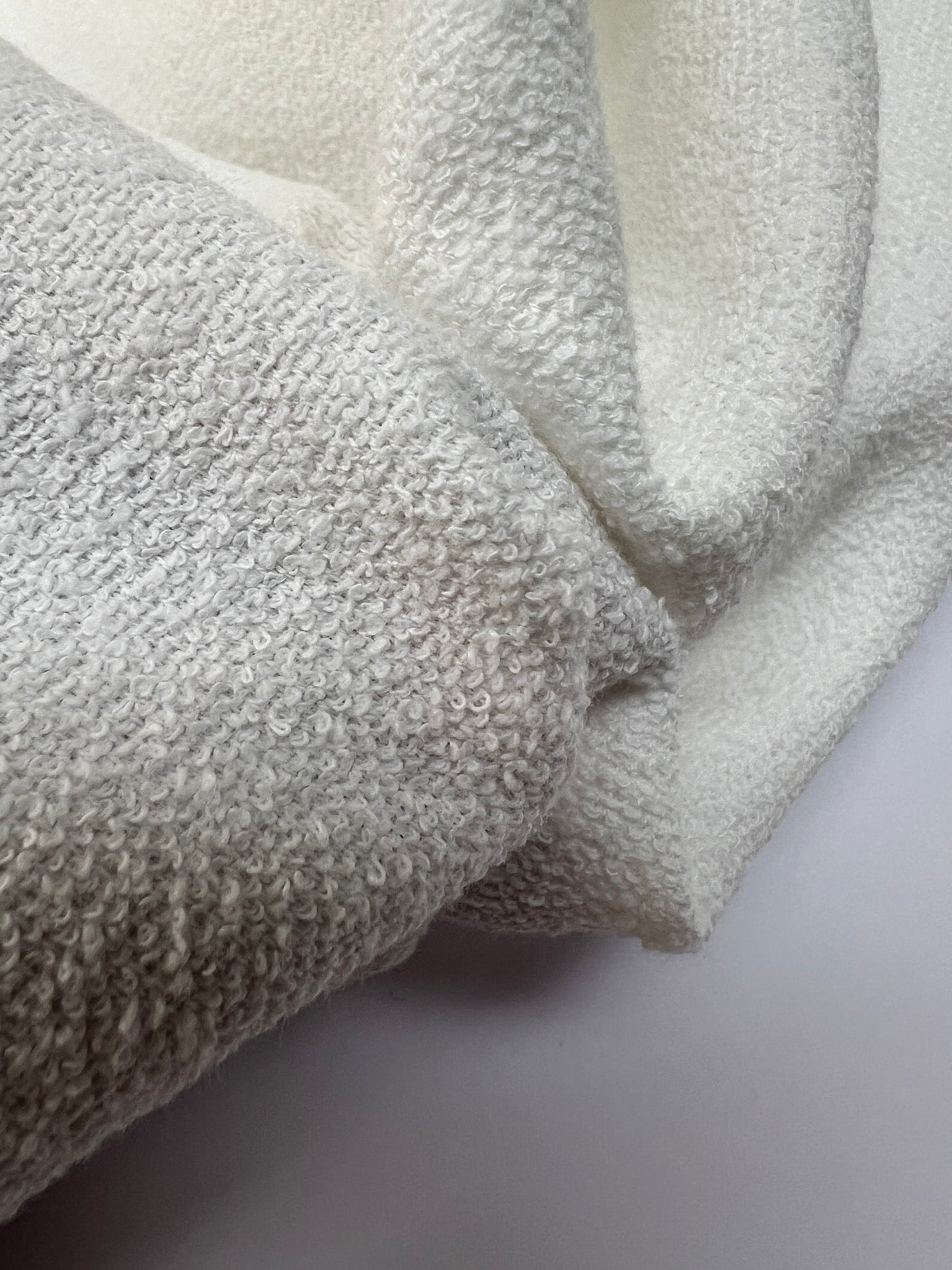 AV-1039d – image 3