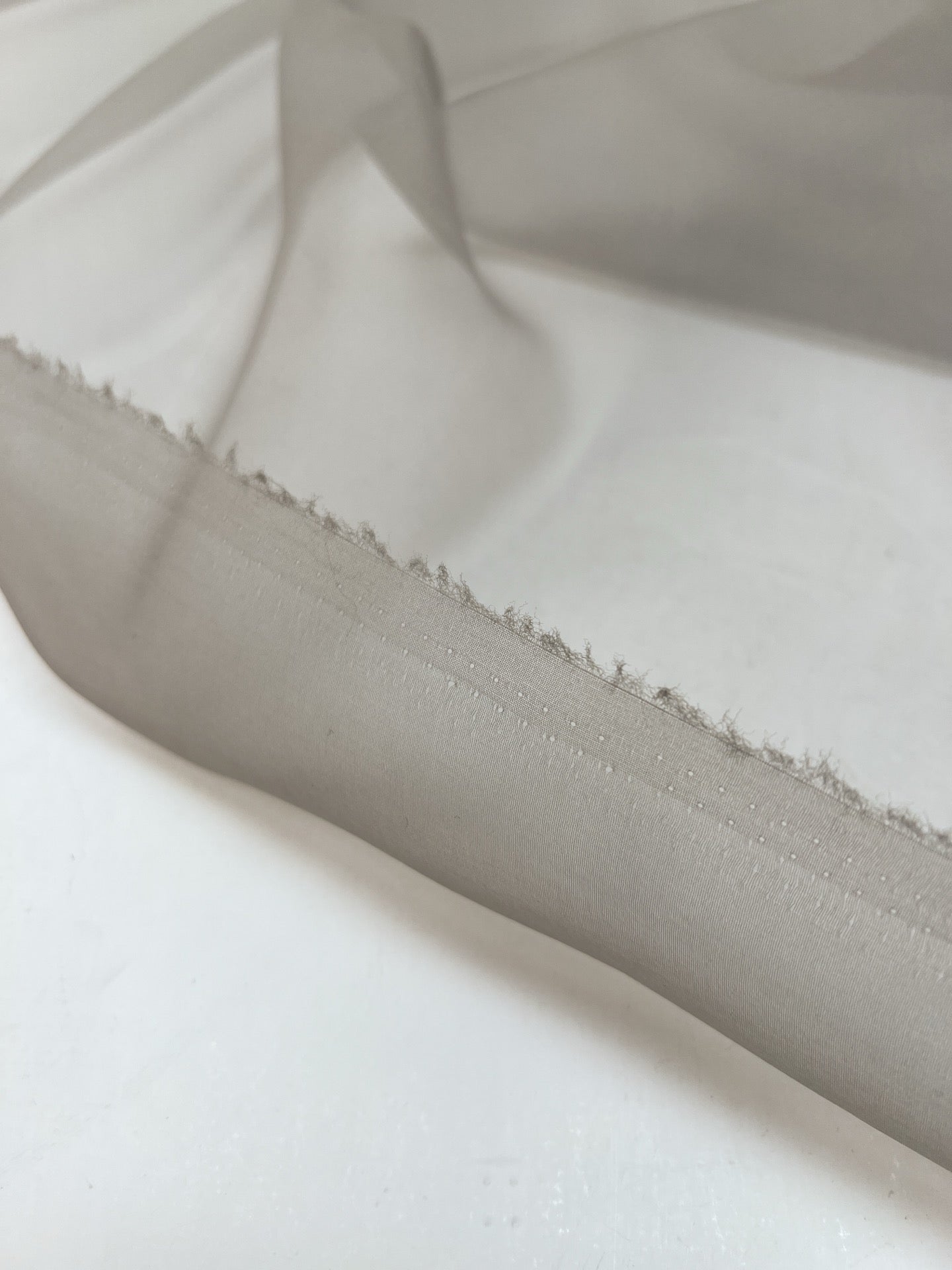 Organza gris polyamide uni