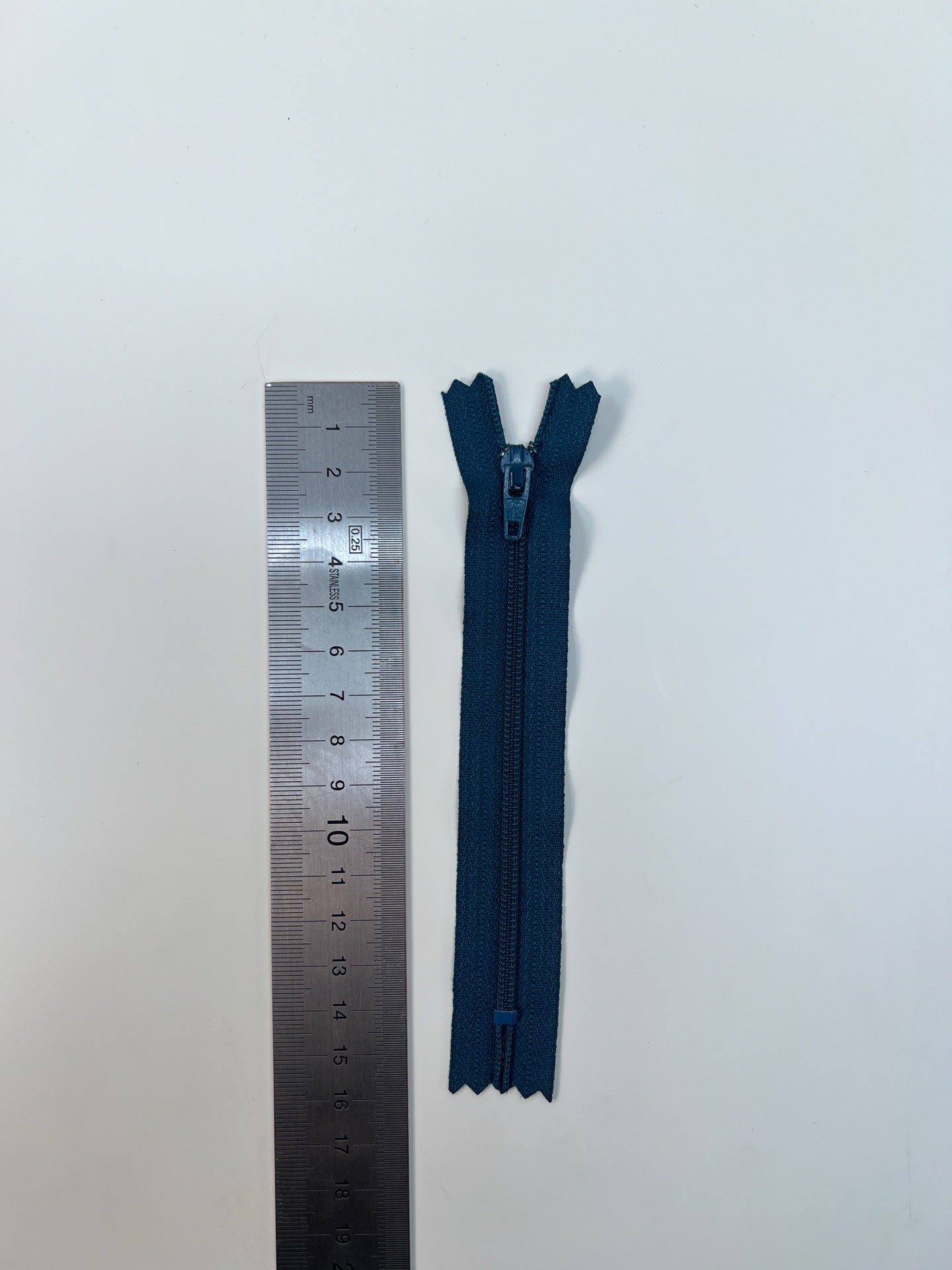 AV-1573 – image 2