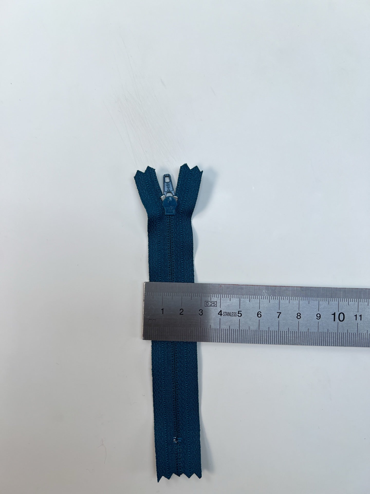 AV-1573 – image 3
