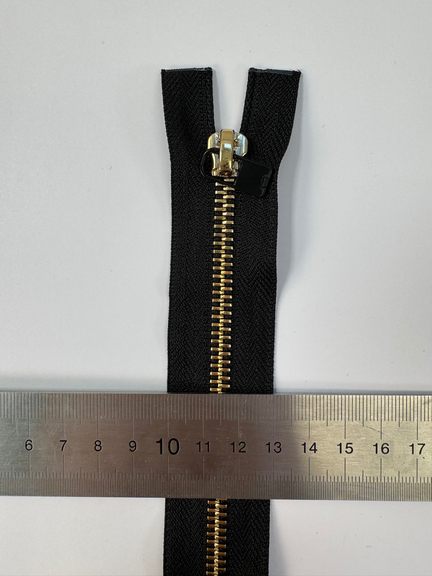 AV-1699 image 4