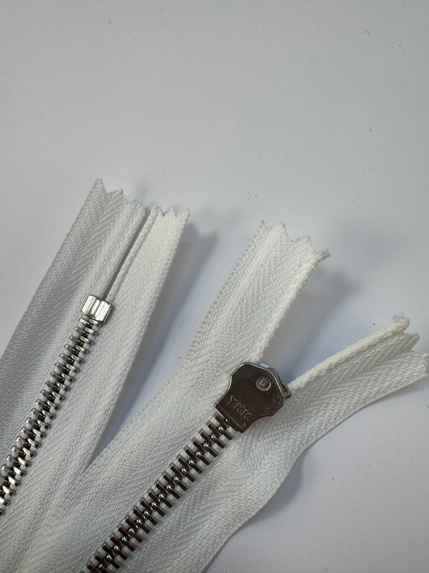 AV-2204 image 3