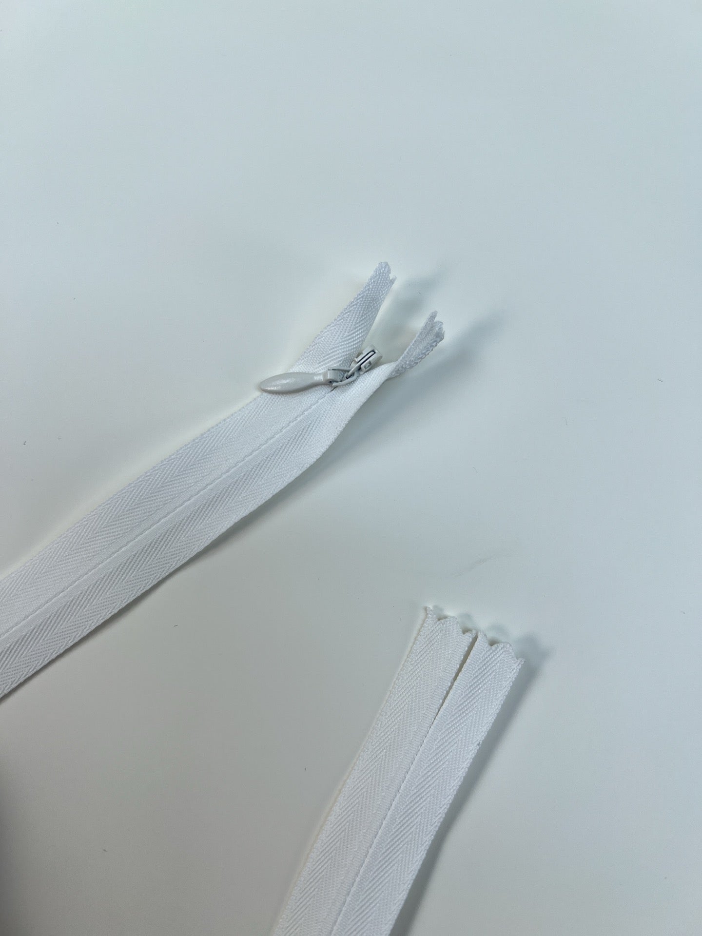 AV-1534 – image 3