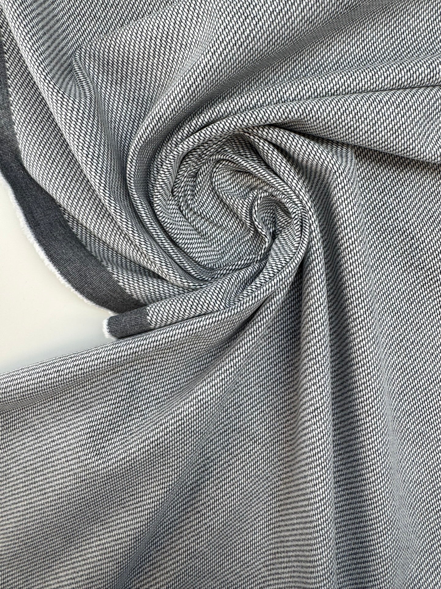 TH-268 image 1