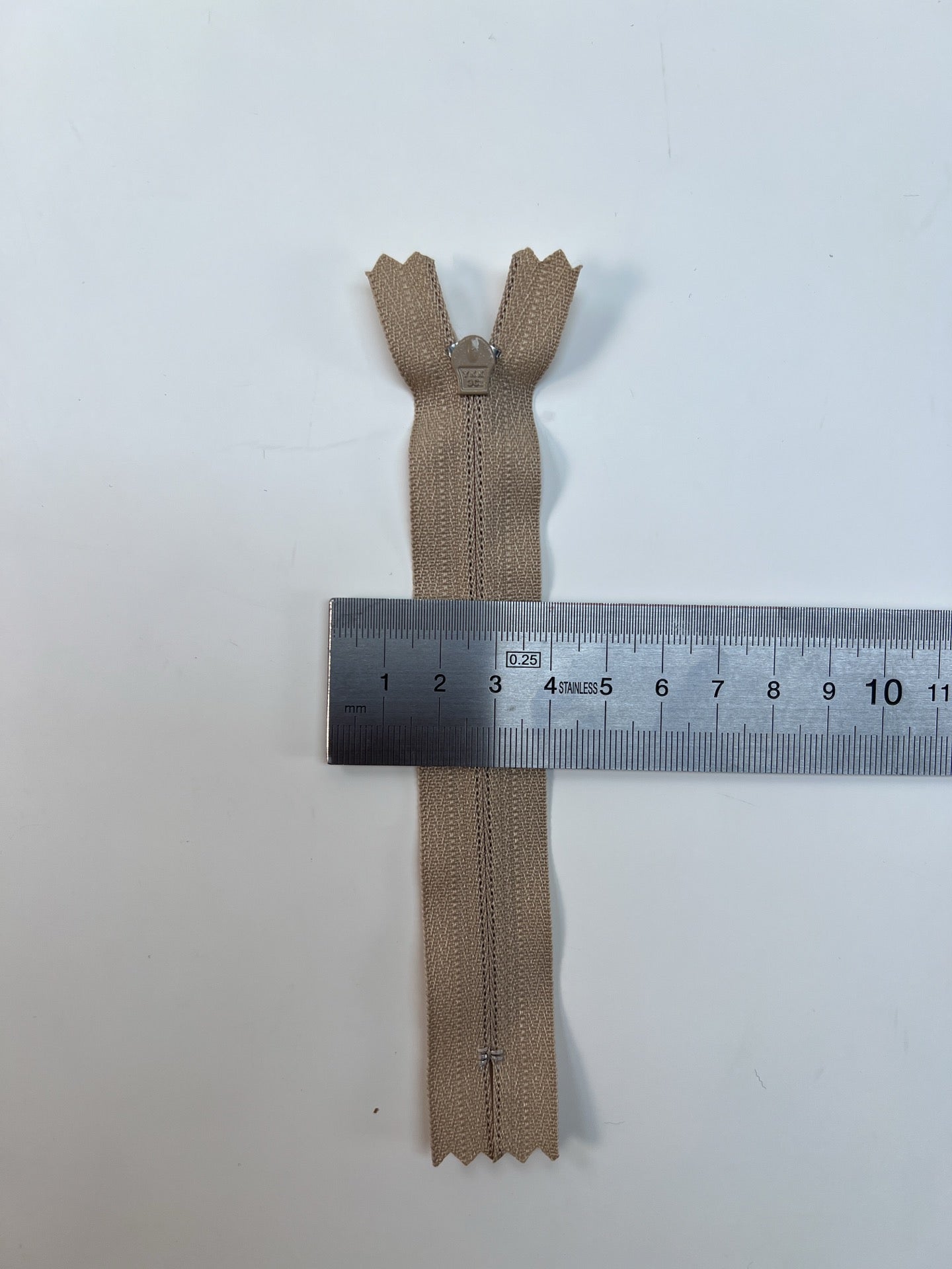 AV-1595 – image 2
