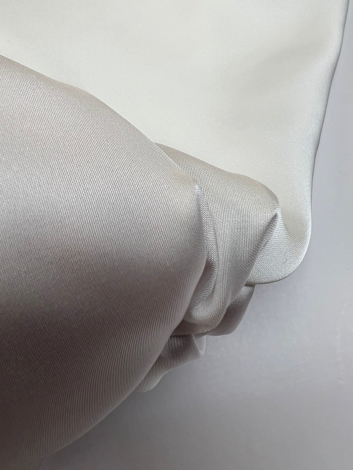 Weißer Polyamid Satin