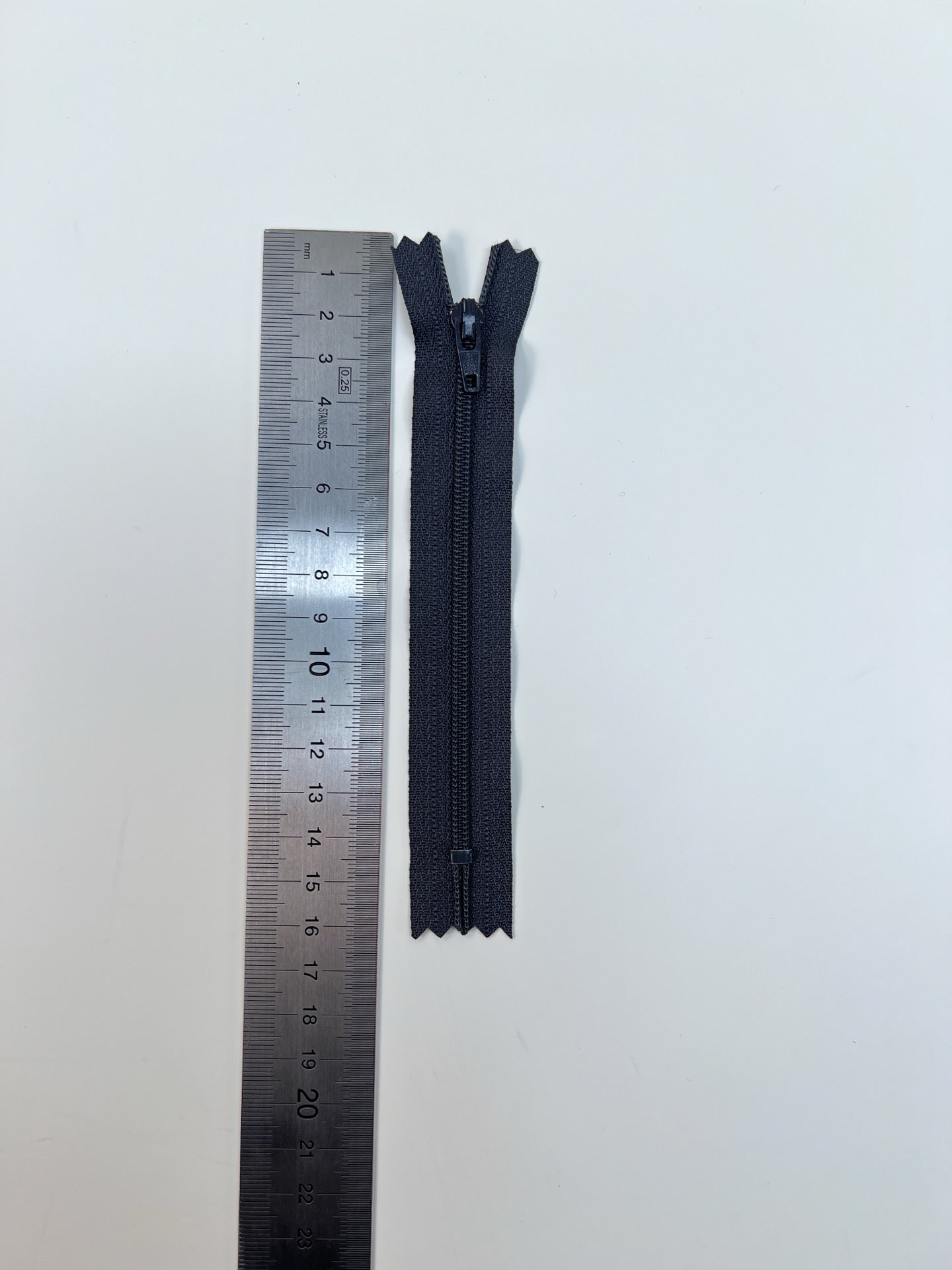 AV-1548 – image 3