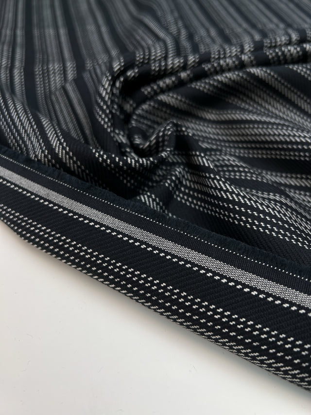 TH-1193 image 2