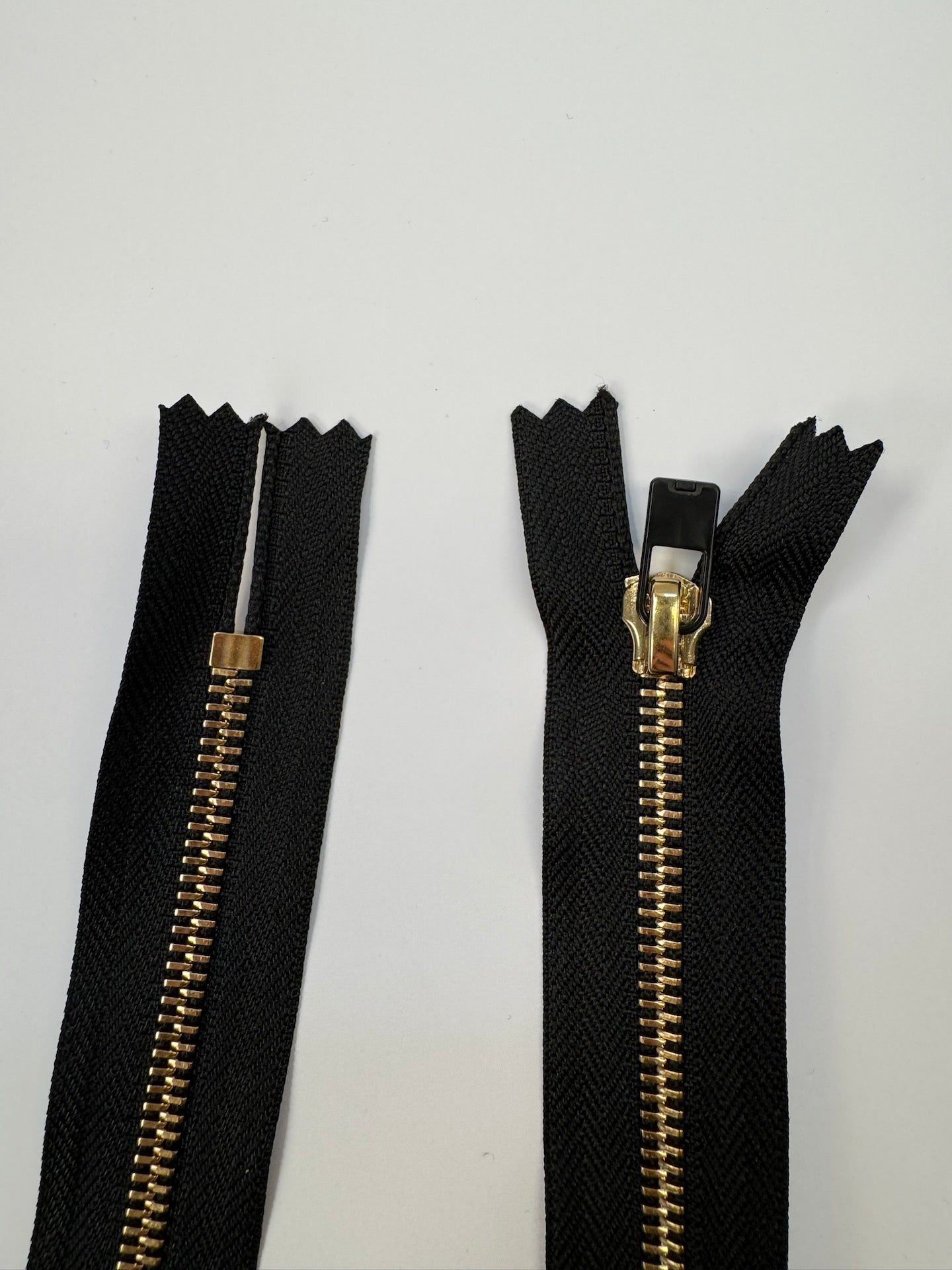 AV-1679 image 3