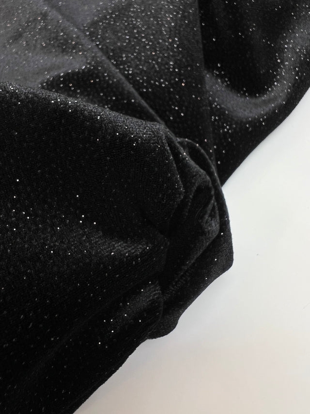 AV-2049d – image 3