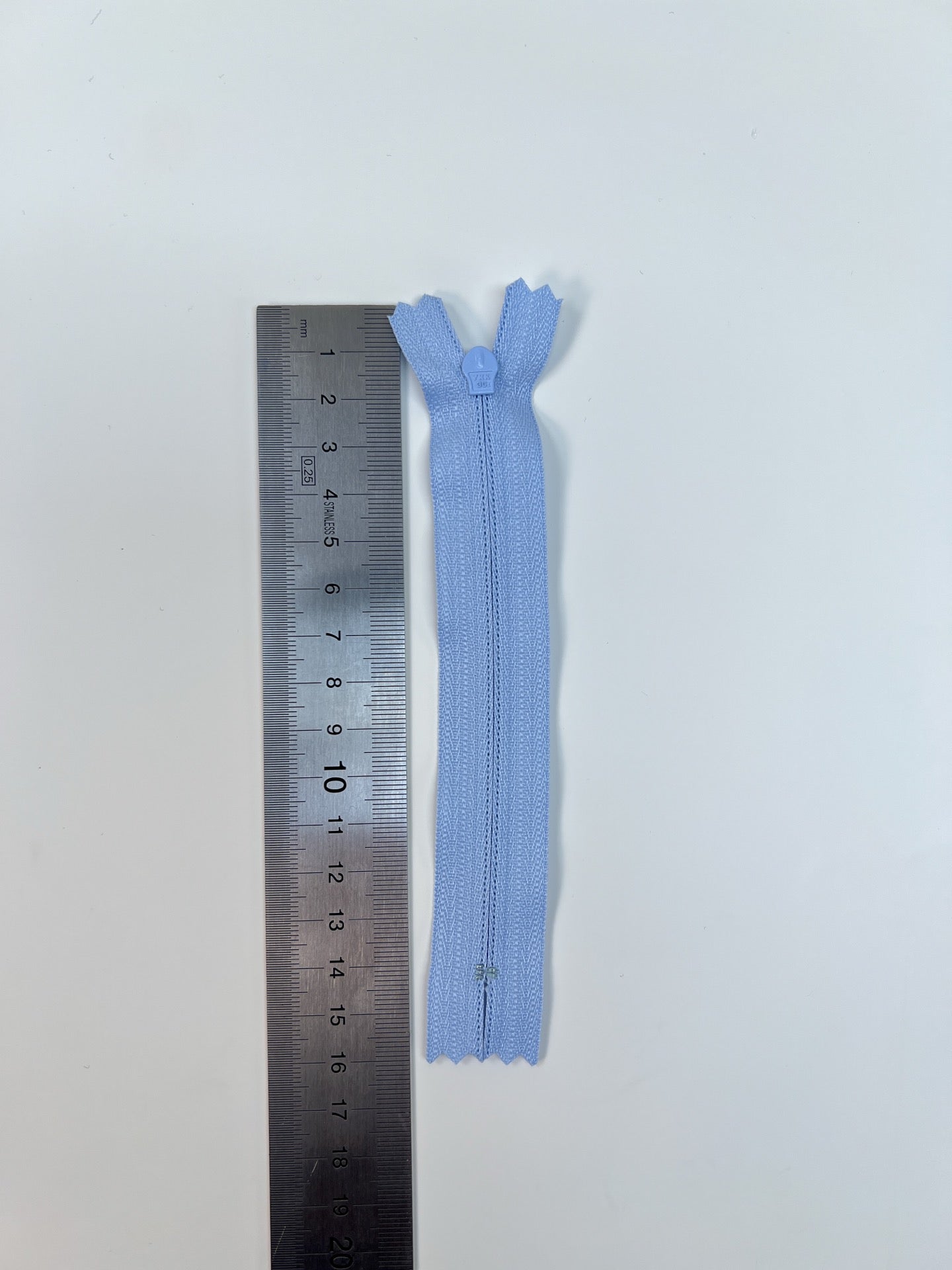AV-1567 – image 3